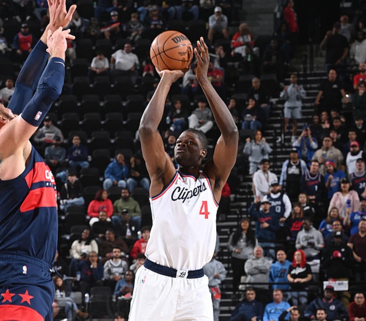 世俱杯官网-快船大胜黄蜂，乔治发威攻防俱佳的简单介绍