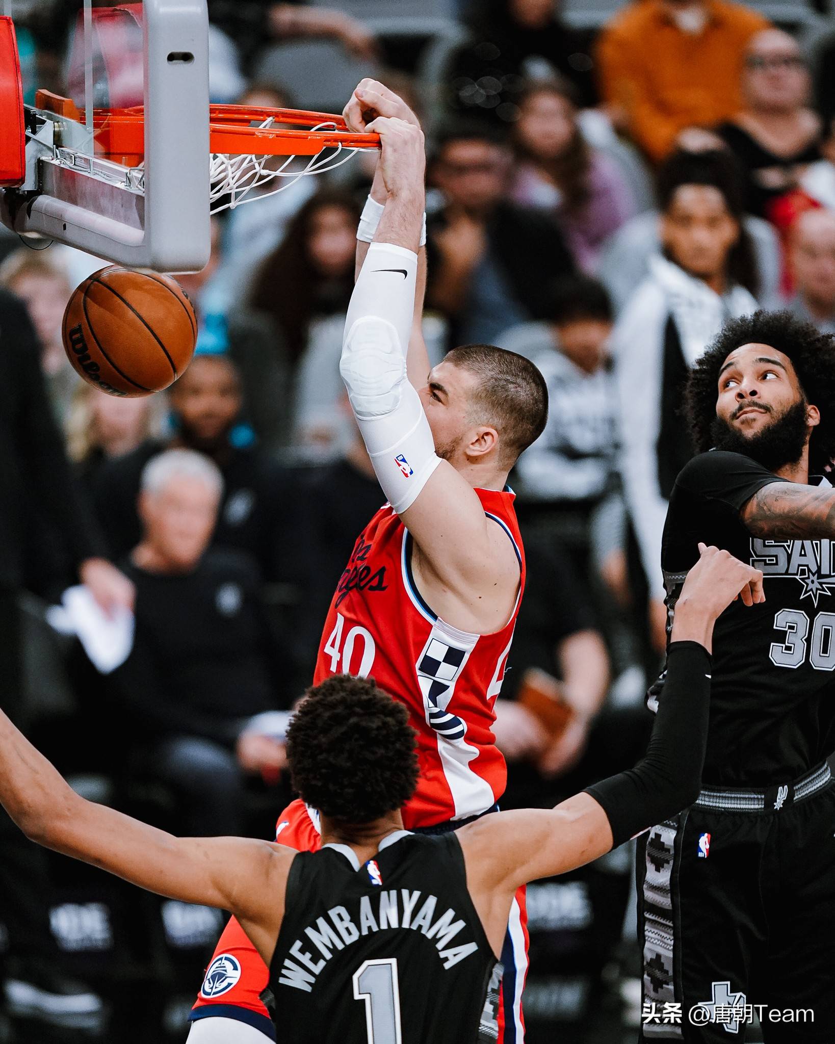 快船大胜黄蜂，乔治发威攻防俱佳的简单介绍