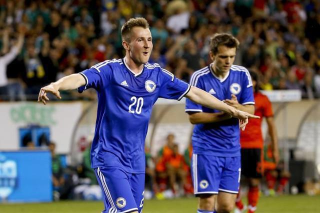 包含波黑队在欧洲预选赛中-不敌法国，遭遇强劲对手的词条