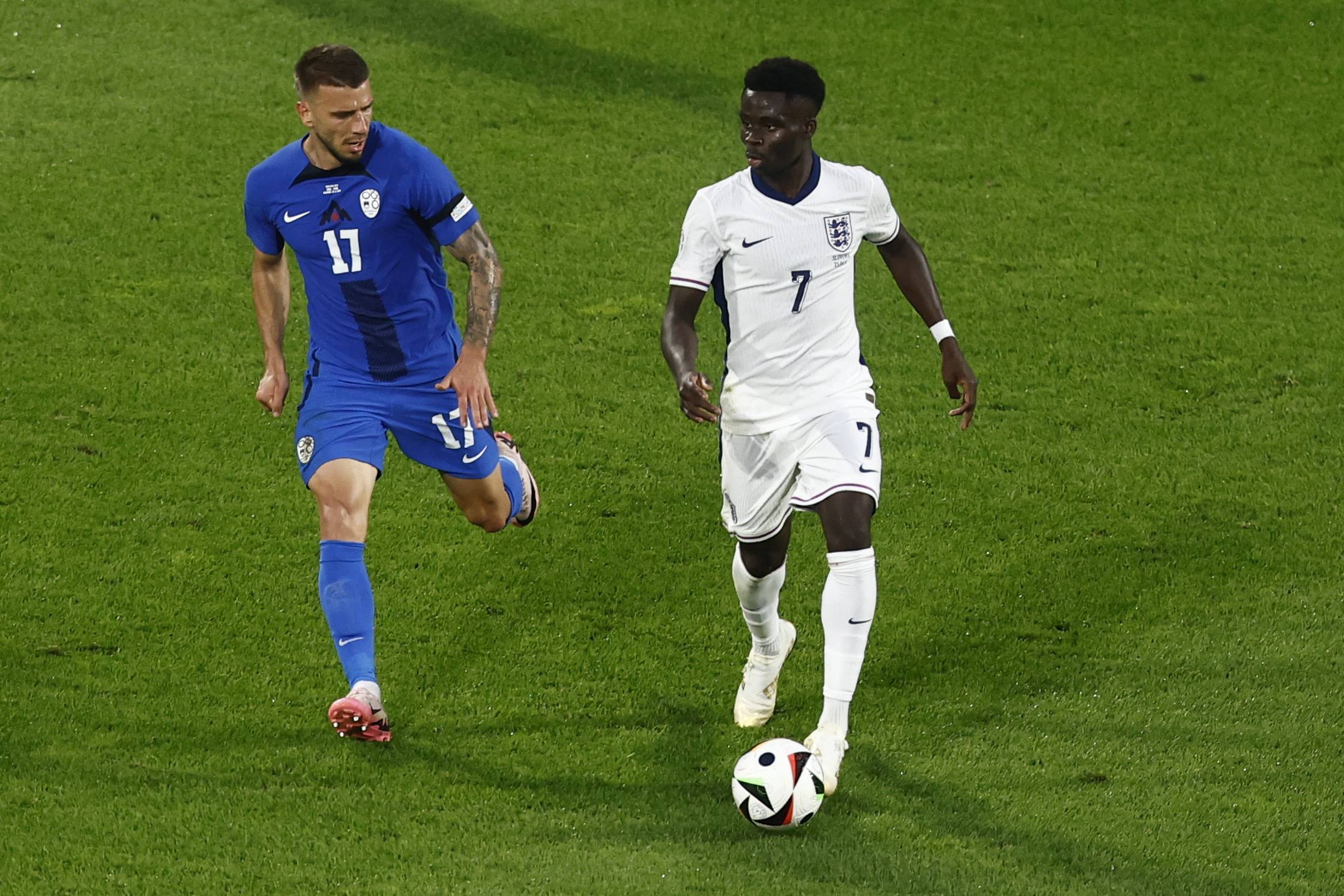 斯洛文尼亚队艰难取胜，击败卢森堡队