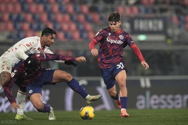 包含沙尔克挑战热那亚，欧冠资格或成意甲焦点的词条