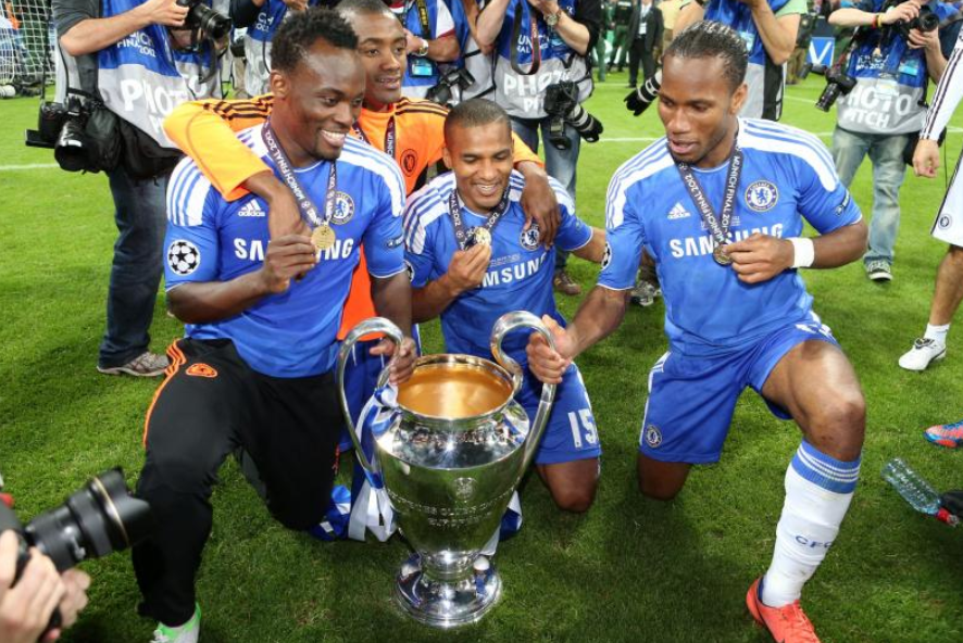 里昂球员逆转比赛，率队获得关键胜利