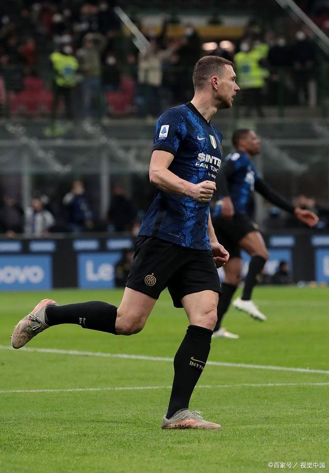 国际米兰客场大败帕尔马，争冠压力增加