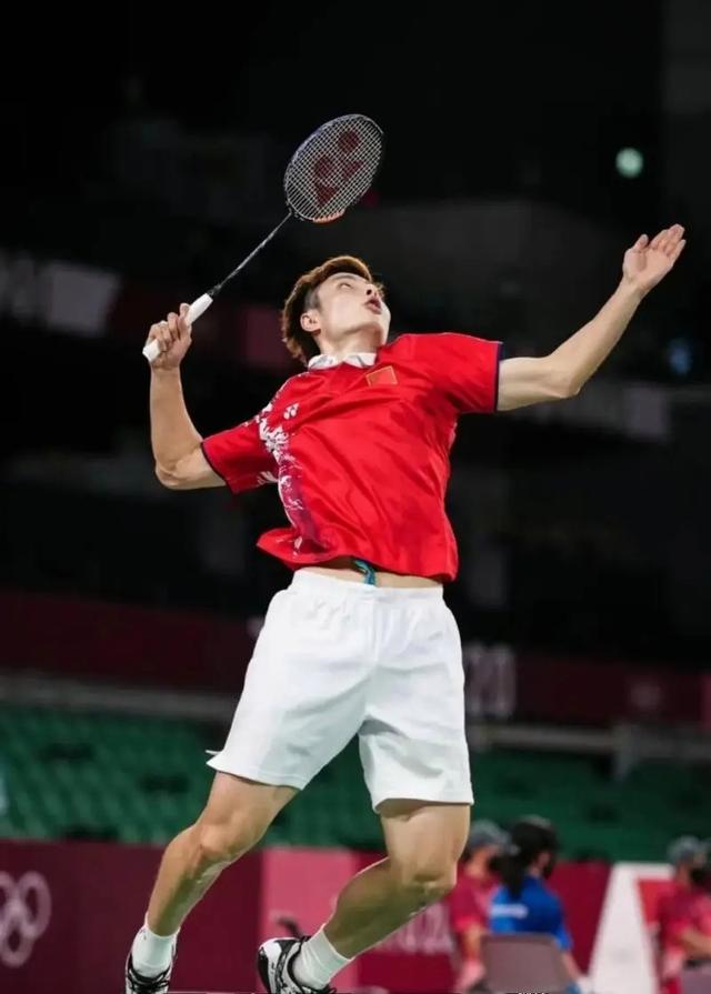 关于加拿大运动员在羽毛球比赛中斩获头筹的信息