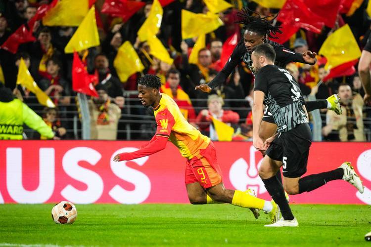 弗赖堡主场告捷，摆脱保级困境的简单介绍