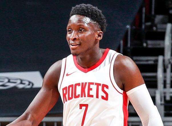 豪斯转向慈善主持位置，鹈鹕击垮热火