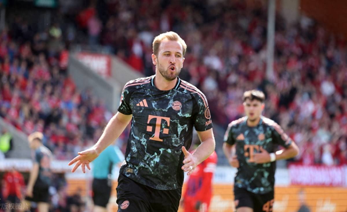 莱比锡红牛队成功打破对手防线，取得胜利