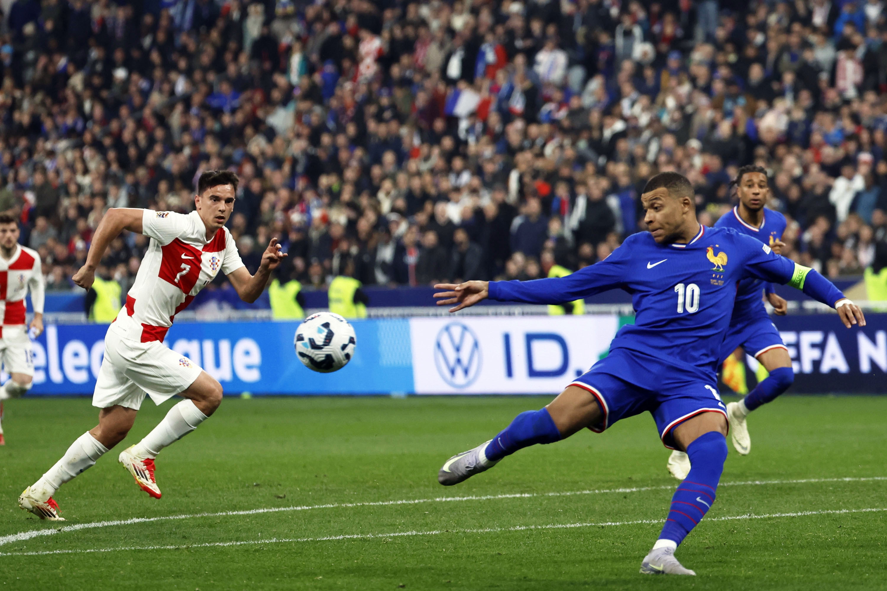 世俱杯直播-欧国联比赛半决赛对战次回顾，纠错改进备战