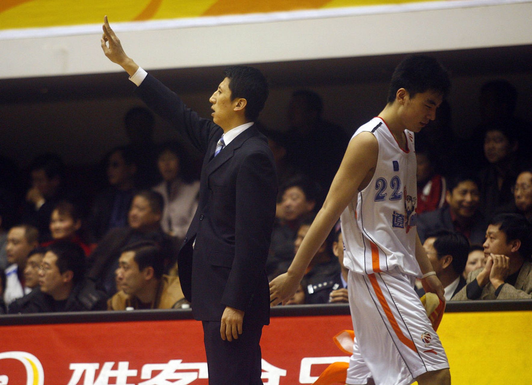 世俱杯官网-输球后情绪低落，教练组全员备战环境调整的简单介绍