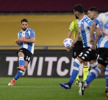 巴塞罗那教练团队进行战术调整，备战新赛季