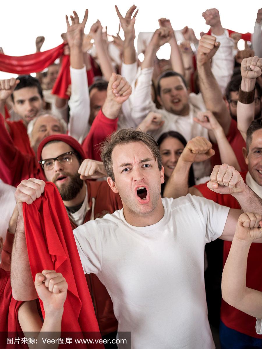 澳大利亚队取得胜利，球迷欢呼雀跃