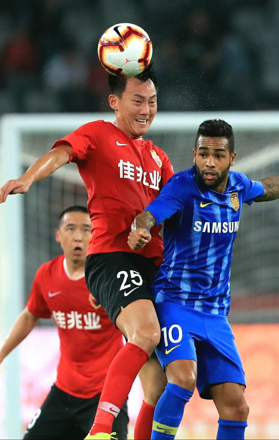 包含深圳佳兆业主场大捷，实现两连胜的词条