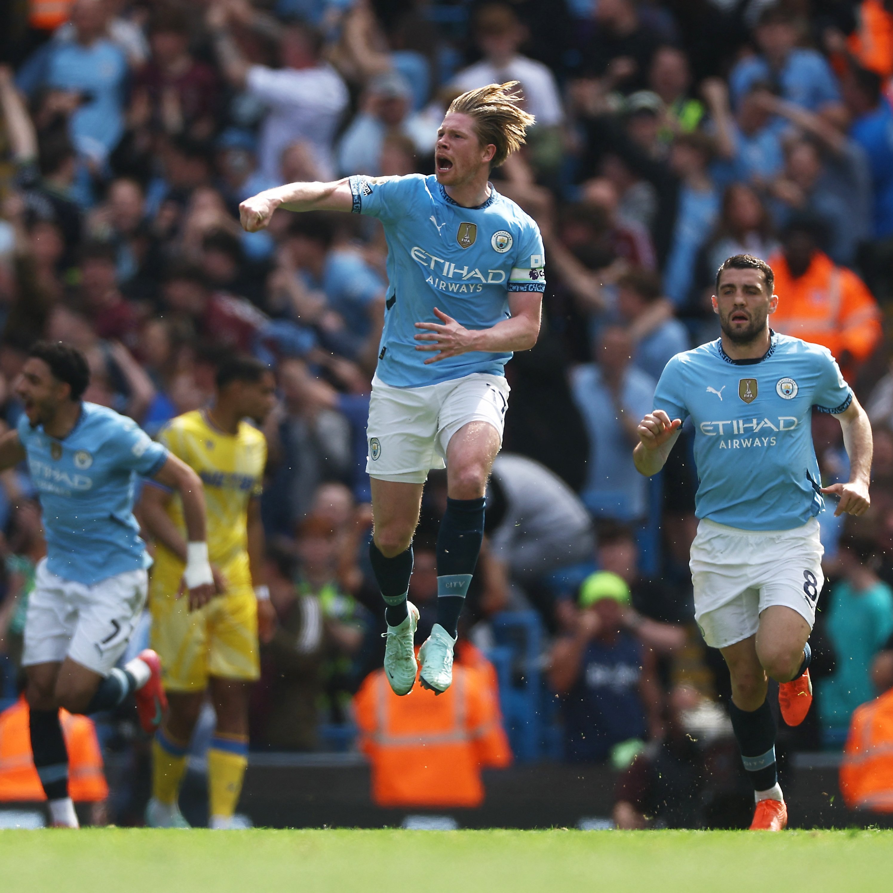 关于曼联逆袭战胜水晶宫保持不败纪录的信息