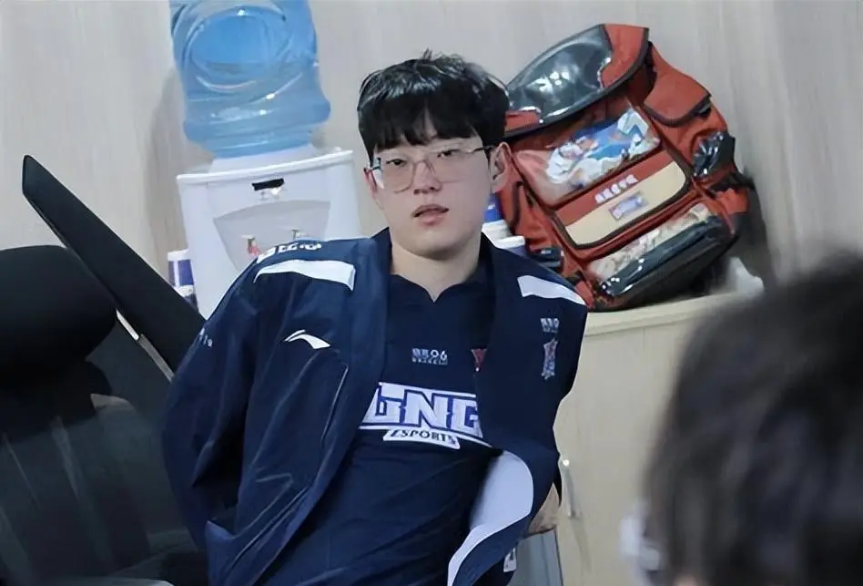 世俱杯参赛资格-SHR鏖战HLE，Scout完成史诗逆转激烈交锋八强赛，强势挺进下一轮