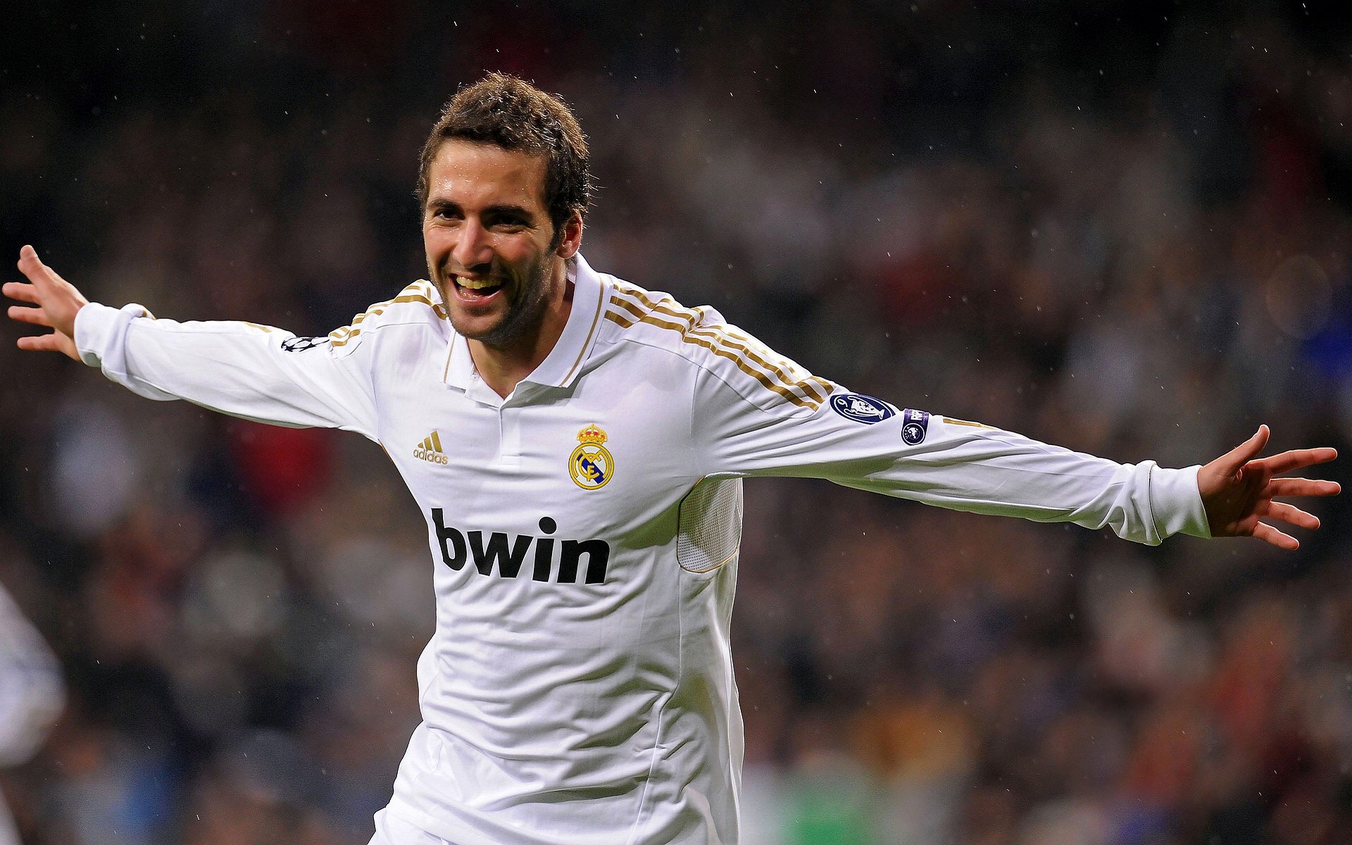 世俱杯分组-圣城律动点燃南海岸，团队智慧瓦解铁壁，米切尔一剑封喉照亮新王之路